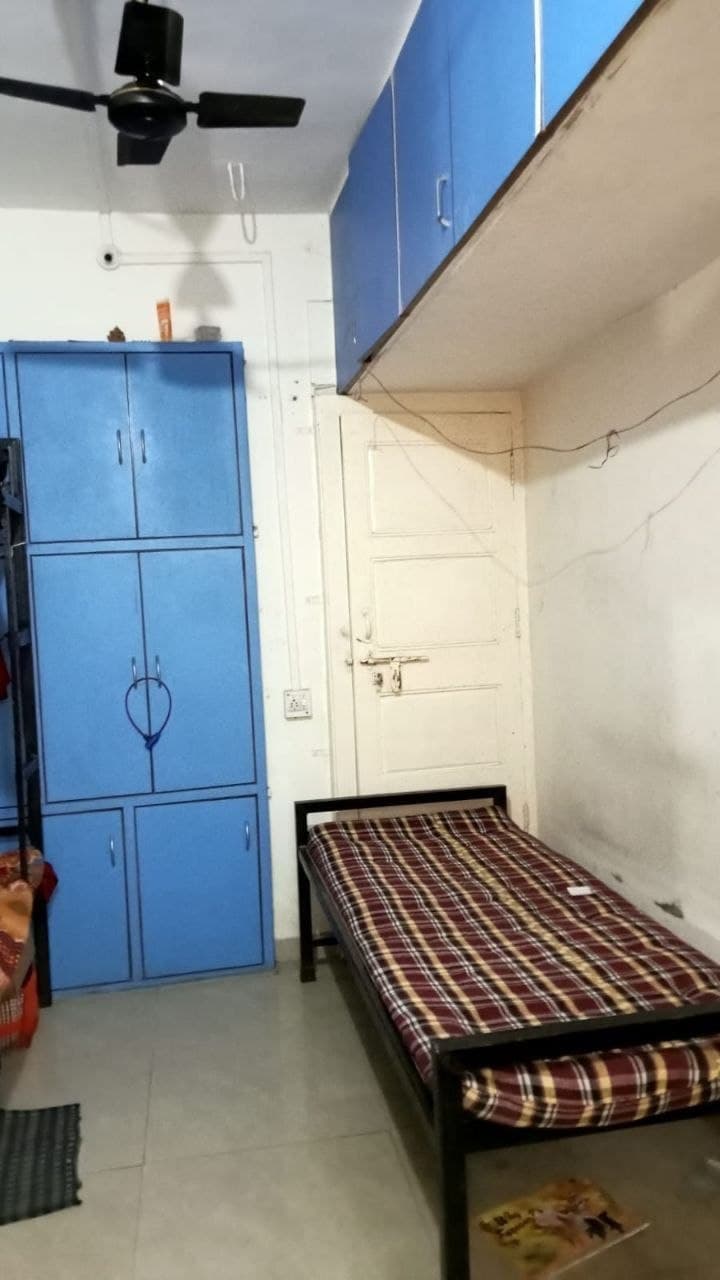 2 Girls Required Urgently as Room Partners – 1RK in Sadashiv Peth